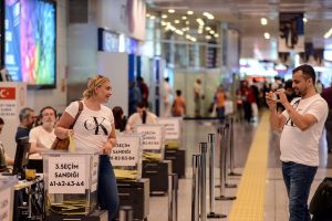 Atatürk Havalimanı'nda oy kullanma işlemi devam ediyor