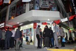 Van'da AK Parti ile CHP'liler arasında gerginlik