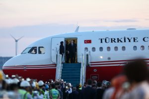 Cumhurbaşkanı Erdoğan'ın uçağı 3. Havalimanı'na indi