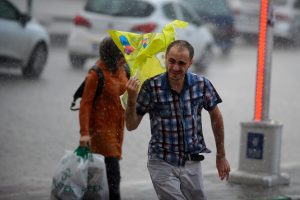 Bursa'yı sağanak yağış vurdu!