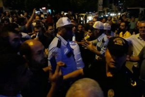 Bursa'da mühürsüz çuvalla oy taşıma iddiası ortalığı karıştırdı