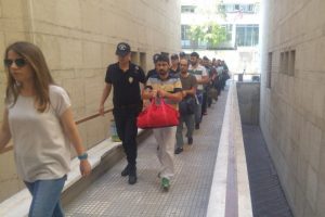Bursa merkezli 9 ilde FETÖ operasyonu: 3 tutuklama