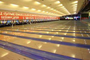 Türkiye'nin en büyük bowling salonuna ilgi