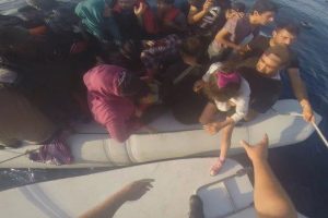 İzmir'de 53 kaçak göçmen yakalandı