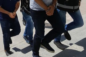 Bursa'da FETÖ'cü iş adamlarını para karşılığı tahliye ettirmeye çalıştıkları iddiası