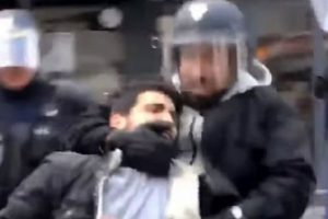 Macron'un gösterici döven koruması kovuldu!