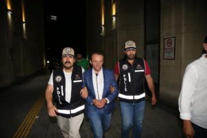 Bursa'da FETÖ sanıklarından rüşvet iddiasına 5 tutuklama