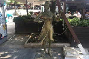 Bursa'da kent estetiği için koyulan heykeller tahrip edildi