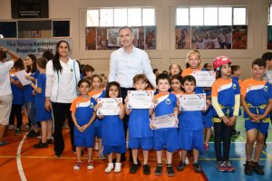 Bursa'da yaz spor okulu öğrencileri sertifikalarını aldı