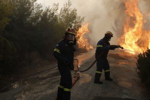 Yunanistan'da yangın: 1 kişi hayatını kaybetti