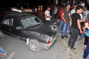 Bursa'da motosiklet, otomobil ile çarpıştı: 2 yaralı