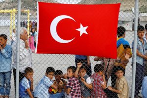 Türkiye'deki sığınmacılara AB'den eğitim yardımı