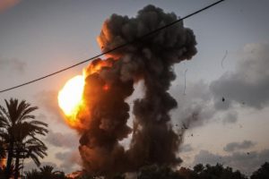 İsrail'den Gazze sınırına hava saldırısı