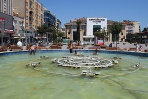 Bursa'da çocukların tehlikeli havuz keyfi