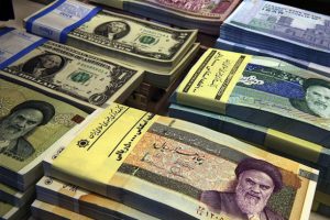 İran'da dolar "tarihi rekorunu" kırdı