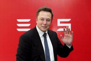 Tesla CEO'su Elon Musk açıkladı: 'KITT' gerçek oluyor