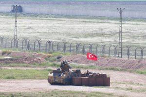 Türkiye'den Suriye'ye duble yol inşaatı