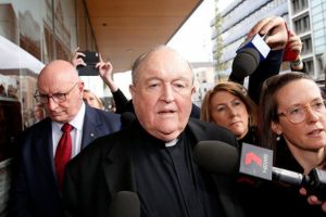 Avustralya'da başpiskopostan istismar istifası