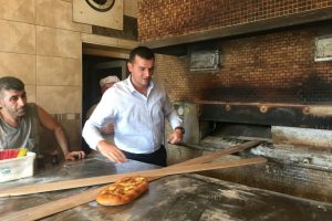 Aydın'da MHP il teşkilatından "Askıda Ekmek" uygulaması