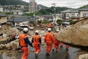 Japonya'da sıcaklık ve felaketler bir ayda 300'ü aşkın can aldı