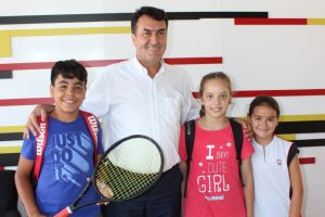 Bursa'daki tenis turnuvasında Osmangazi rüzgarı
