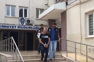 Bursa'da 200 gram esrar ve hapla yakalandı