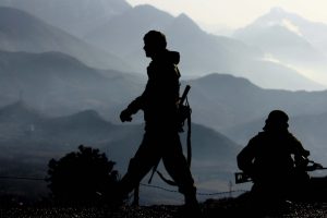 PKK'lı teröristlerden asker ailesine bombalı saldırı