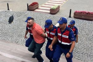 Bursa'da cinayet hükümlüsü, havuzda yakalandı