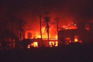 California'daki yangın binden fazla evi kül etti