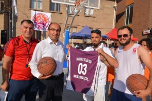 Sandıklı'da sokak basketbolu heyecanı
