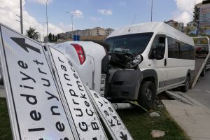 İstanbul'da korkutan kaza: 1'i ağır 2 yaralı