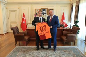 Galatasaray'dan Mevlüt Uysal'a ziyaret