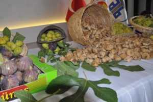 Aydın'da yılın ilk kuru inciri kilosu 80 TL'den satın alındı