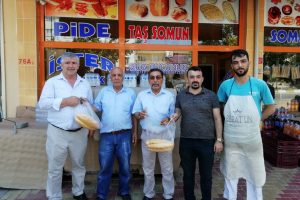 MHP Gölbaşı İlçe Teşkilatından "Askıda Ekmek" Projesine destek
