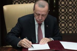 Cumhurbaşkanı Erdoğan'dan YAŞ üyelerine yemek