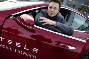 Musk, Tesla'yı borsadan çekiyor