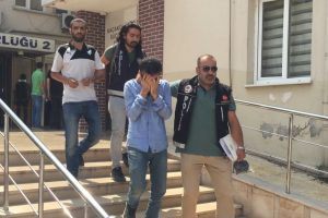 Bursa'da zehir tacirlerine baskın: 2 kişi tutuklandı