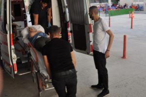 Bursa'da küçük kıza bisiklet çarptı, annesi bayıldı