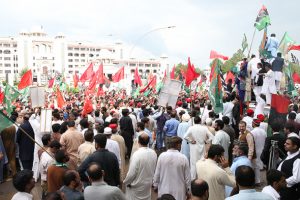 Pakistan'da seçim sonuçları protesto ediliyor
