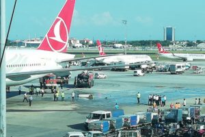 Atatürk Havalimanı'nda uçak kazası!