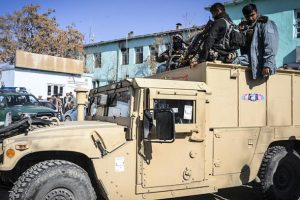 Afganistan'da Taliban tarihi Gazne kentine saldırdı