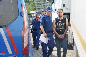 Jandarma tarafından aranan 6 kişi yakalandı
