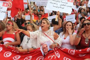 Tunus'ta 'mirasta kadın erkek eşitliği' eylemi