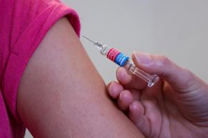 Aşı yaptırmayan ebeveyne hapis cezası teklifi