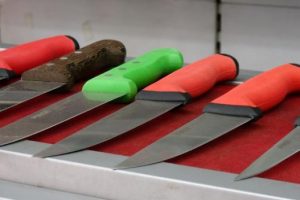 Bursa'da acemi kasapların tercihi kaymaz saplı bıçaklar