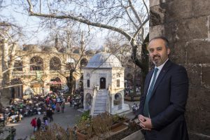Bursa Büyükşehir Belediye Başkanı Aktaş'tan kent estetiğine saygı çağrısı