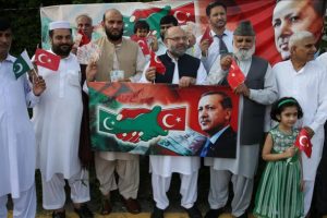 Pakistan'dan Türkiye'ye Türk lirası desteği