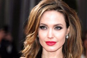 Angelina Jolie ölüm haberiyle yıkıldı!