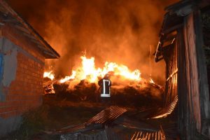 Tosya'da 8 ev tamamen yandı