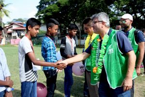 Sri Lanka'ya Türk hayırseverlerden bayram yardımı